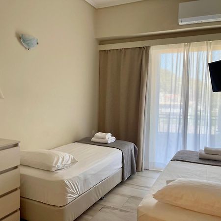 Helen Hotel Poros Town Екстериор снимка