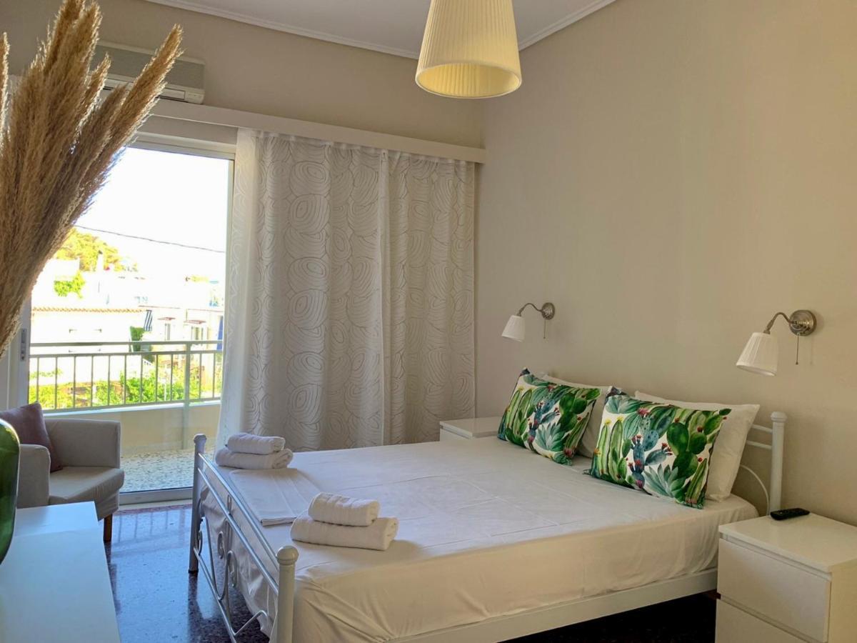 Helen Hotel Poros Town Екстериор снимка