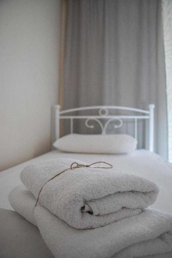 Helen Hotel Poros Town Екстериор снимка