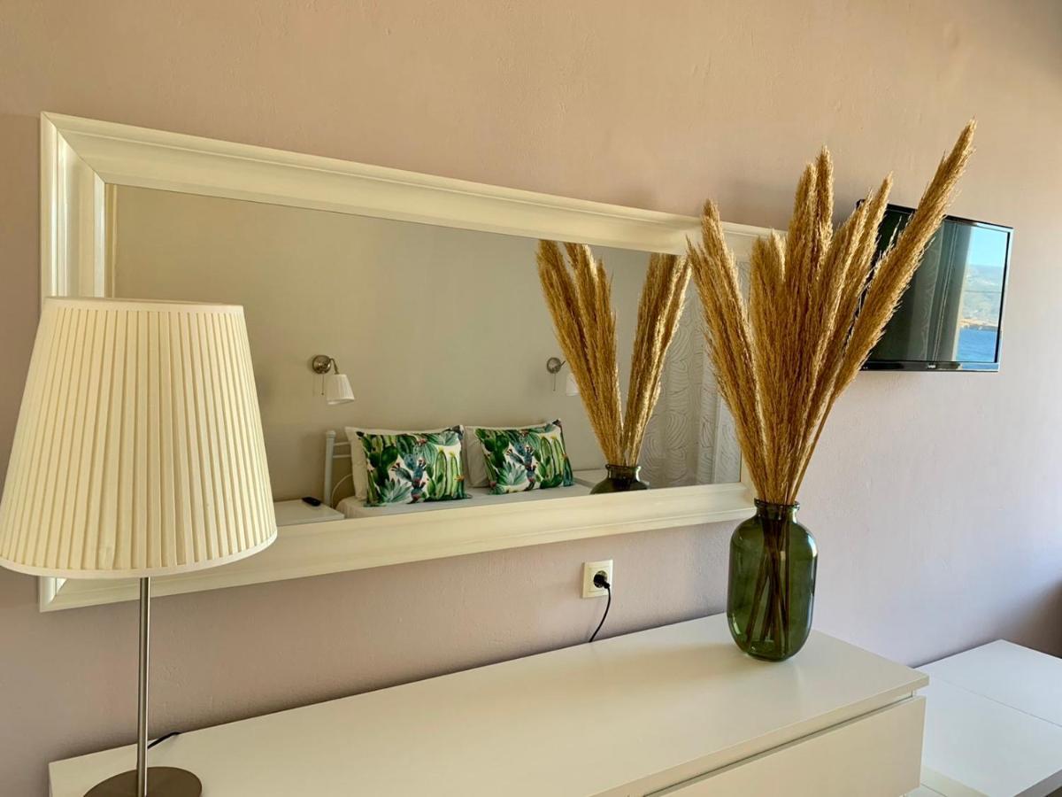 Helen Hotel Poros Town Екстериор снимка