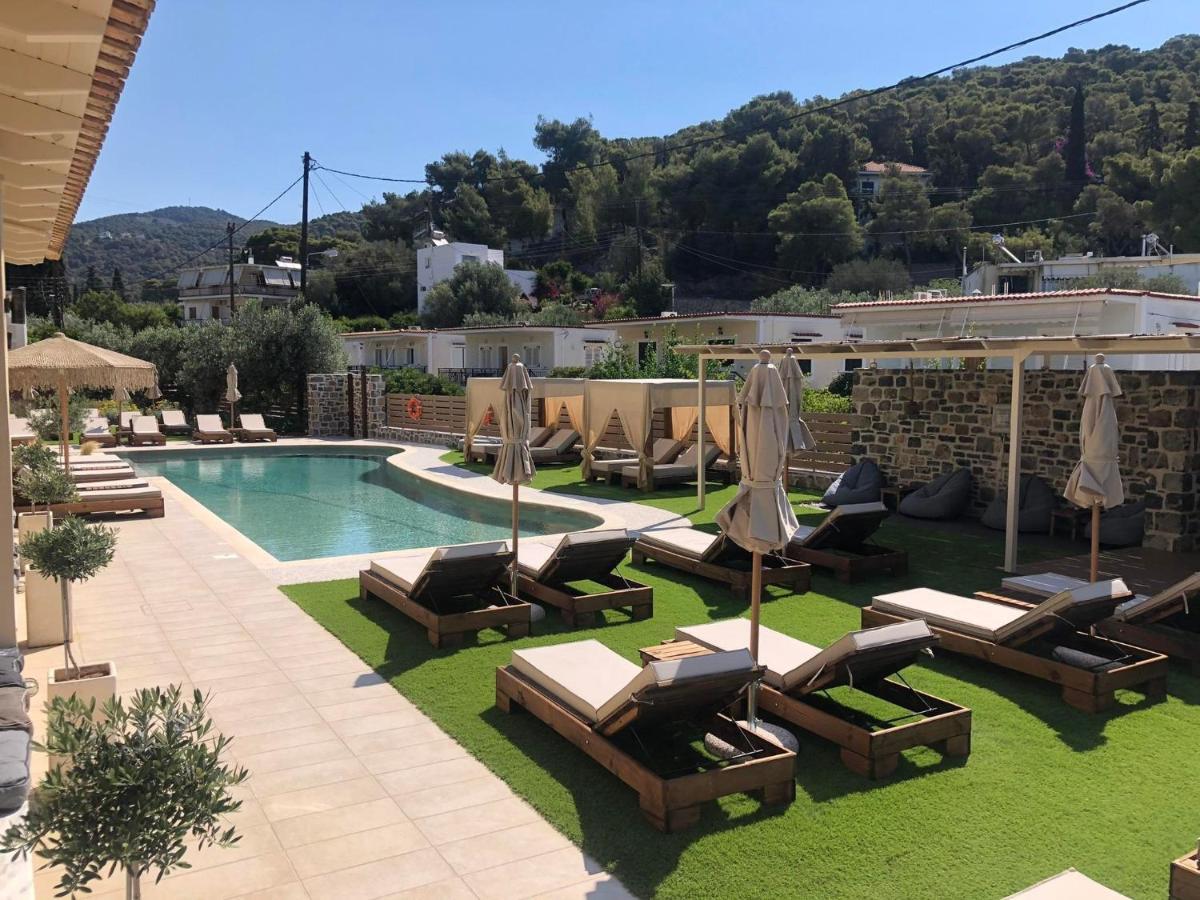 Helen Hotel Poros Town Екстериор снимка