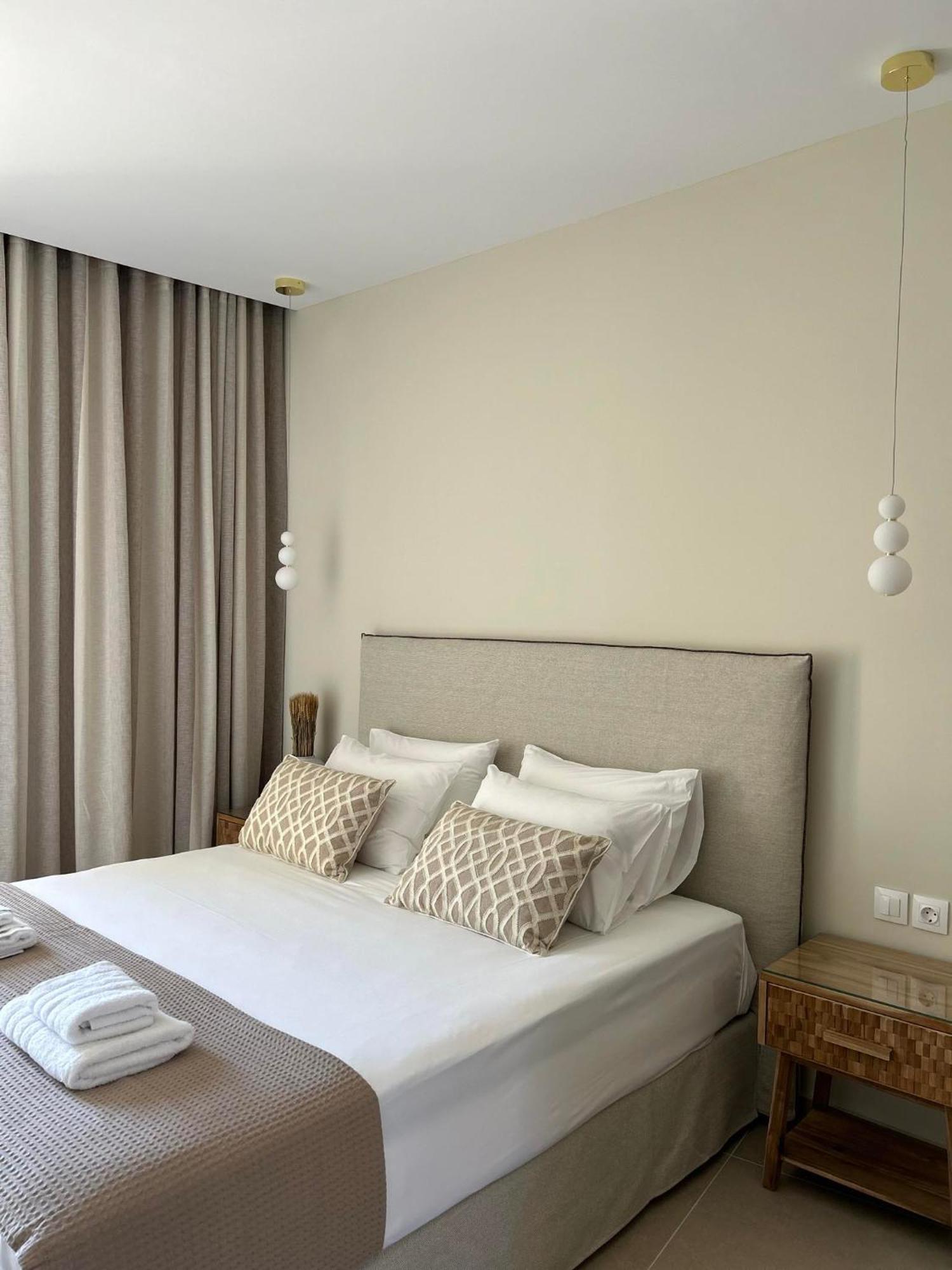Helen Hotel Poros Town Екстериор снимка