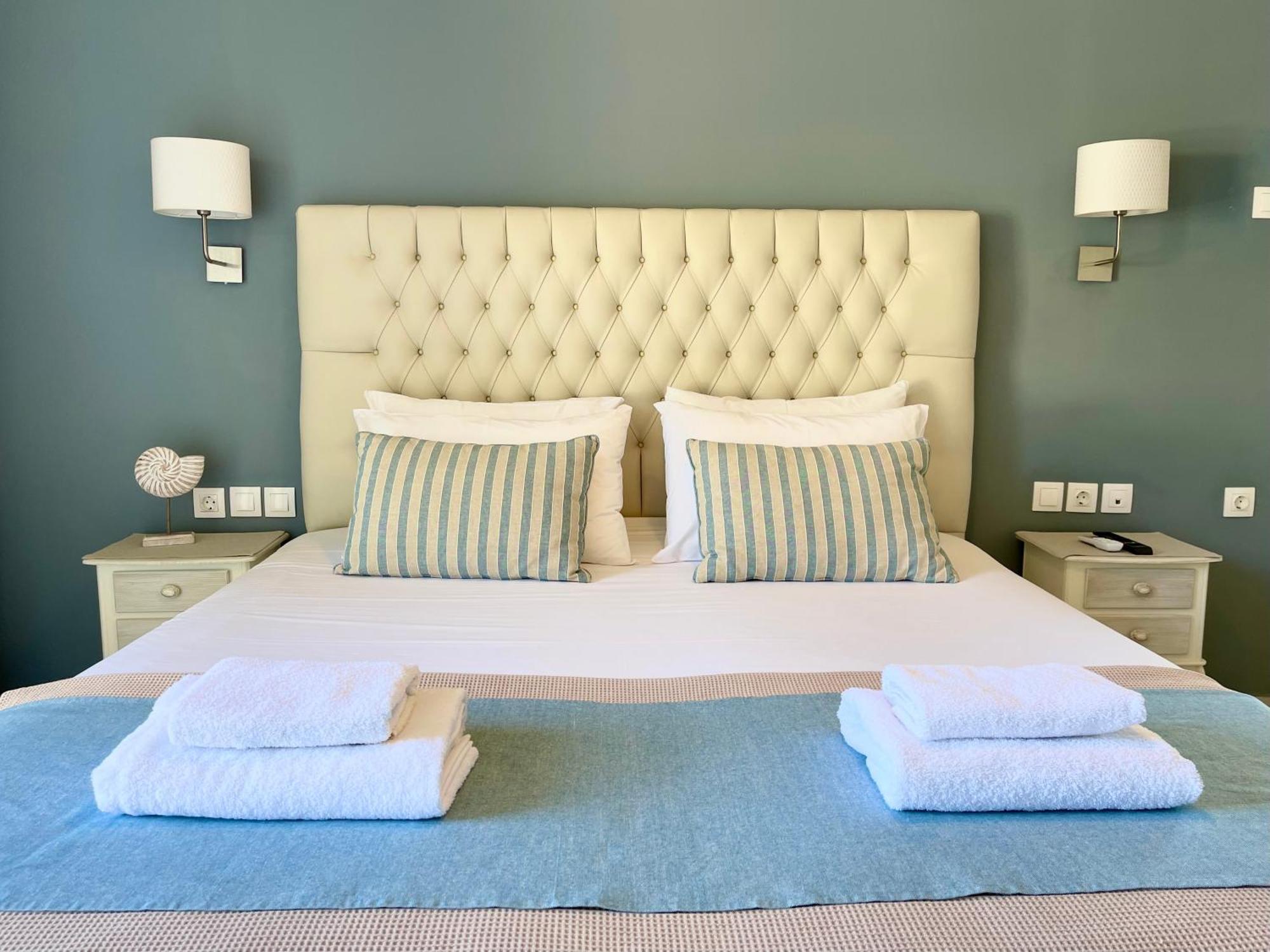 Helen Hotel Poros Town Екстериор снимка