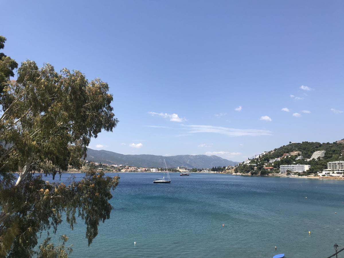 Helen Hotel Poros Town Екстериор снимка